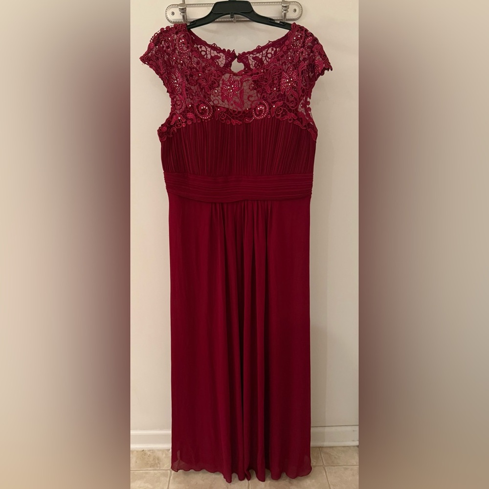 Ever Pretty Deep Red Lace Maxi Dress